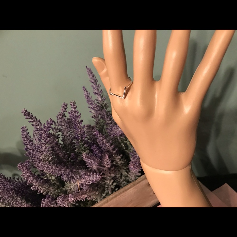 Sterling Silver 925 V Chevron Bar Ring